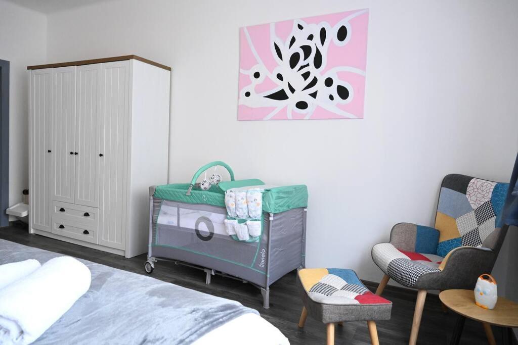Rodinny Apartman U Broumovskeho Namesti المظهر الخارجي الصورة